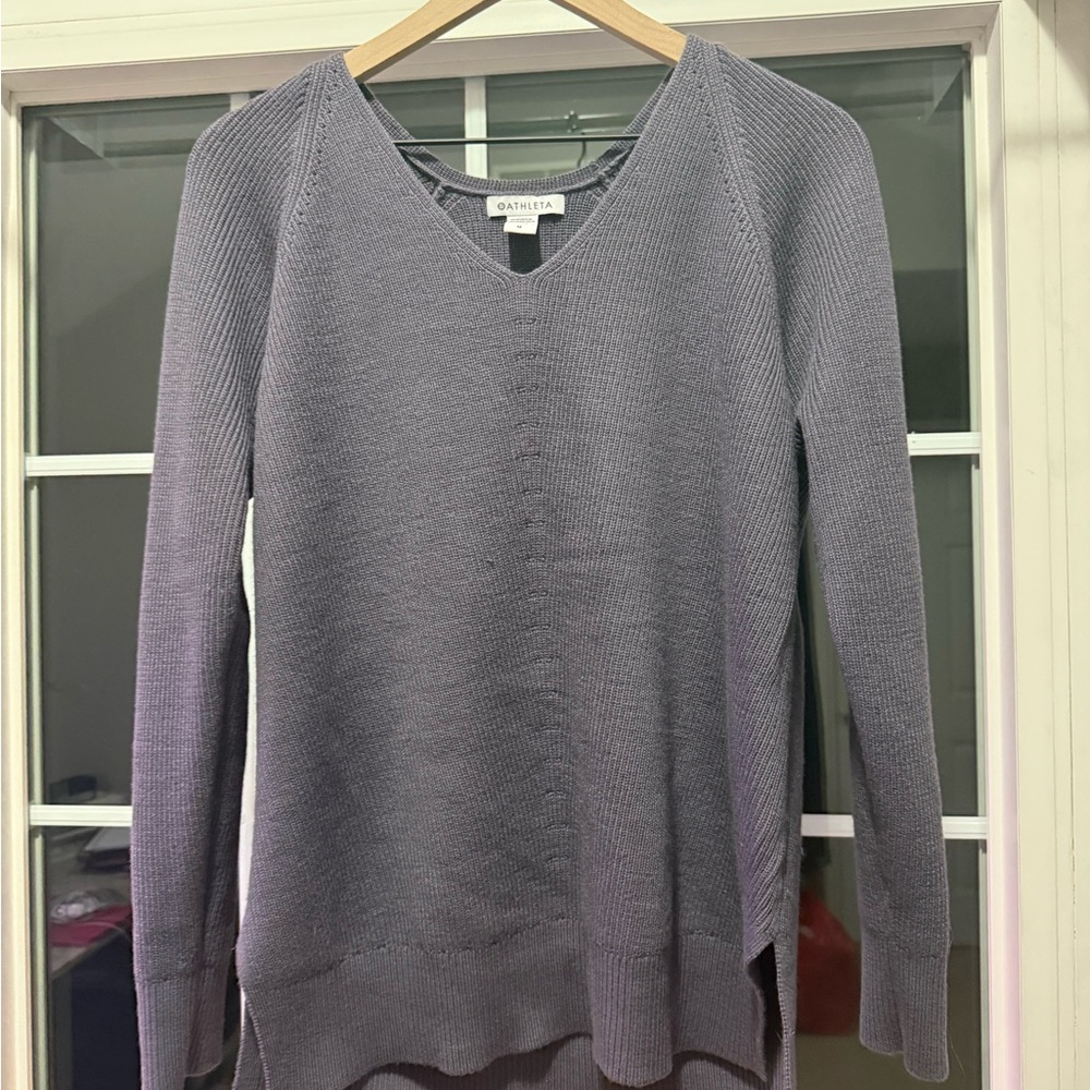 Athleta v-neck sweater size medium purple/gray